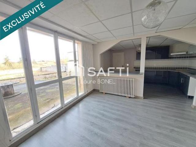 Maison spacieuse composée de deux parties