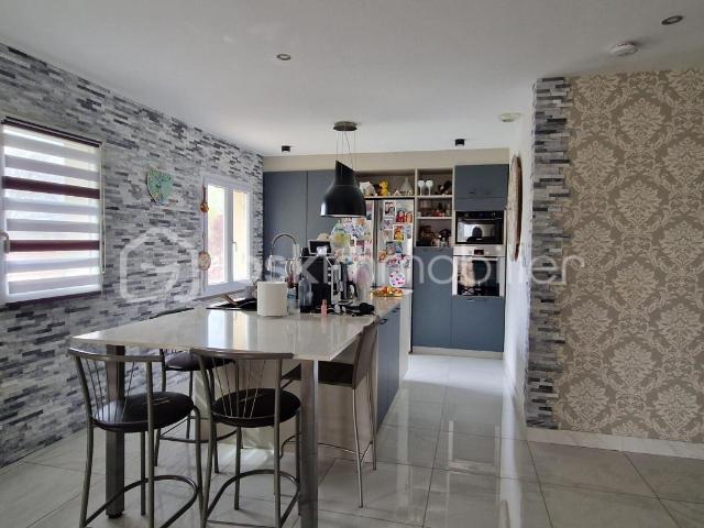 Maison spacieuse et équipements récents – Migné Auxances– 154,69 m² – Terrain 927 m² – Migné Auxances