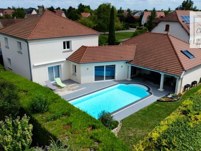 MAISON SPACIEUSE ET FAMILIALE AVEC PISCINE À LA RIVIÈRE DE CORPS