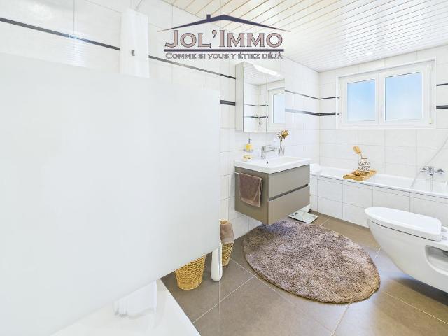 Maison spacieuse, idéale pour famille et activité indépendante? À vendre à Moutier | dreamo. Ch