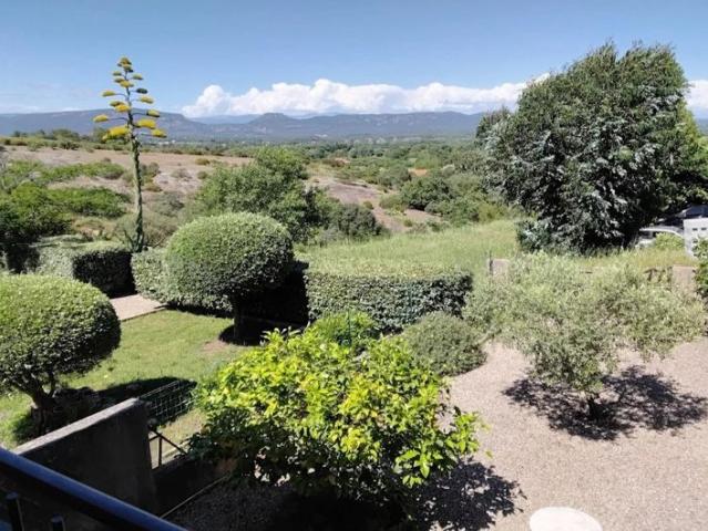 Maison spacieuse proche de tout, avec jardin, vue dégagée et grand garage à Roquebrune