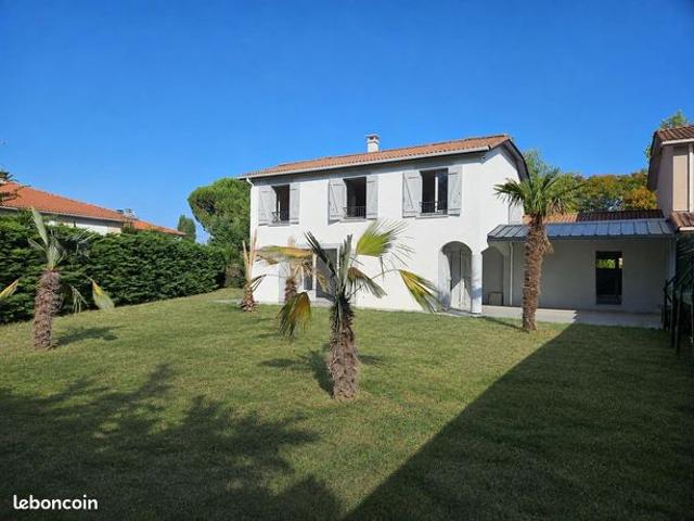 Maison spacieuse 150 m² | Jardin et terrasse | Agen