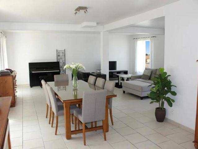 Maison spacieuse 7 pièces de 167 m2 en vente à Vineuil