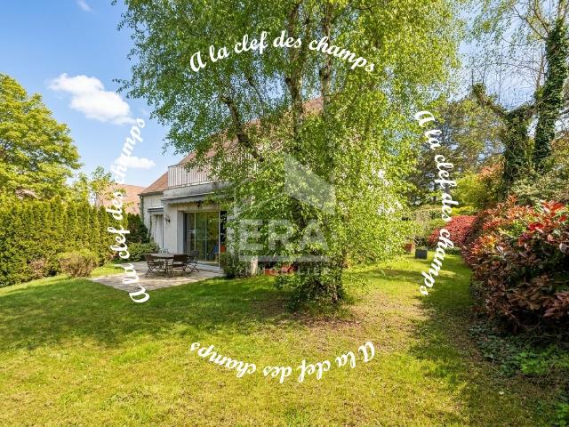 Maison spacieuse 9 pièces à vendre à Gif sur Yvette, quartier Abbaye Hacquinière