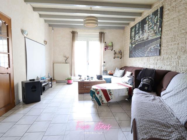 Maison gros volumes, 5 chambres, grange et jardin