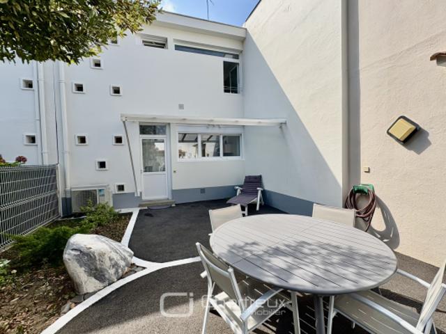 MAISON + STUDIO