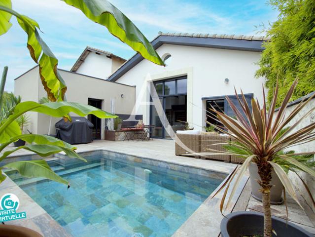Maison style loft avec piscine à Lattes