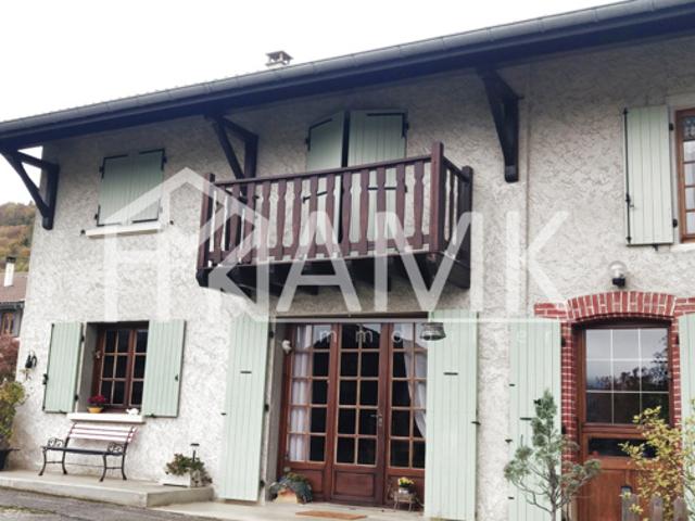 Maison St Geoire en valdaine 170 M2 4 chambres avec terrain
