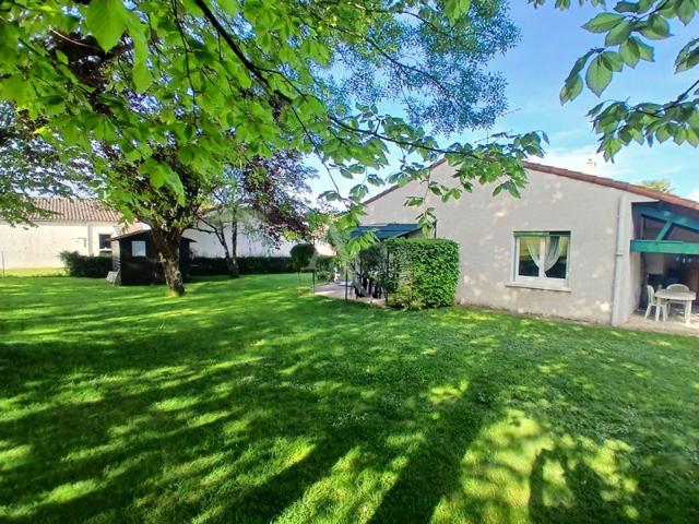 Maison St Georges Des Coteaux 3 pièce s avec parcelle de 3100 m²