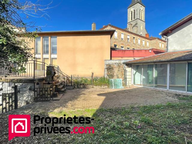 MAISON ST VICTOR SUR RHINS 153 M² avec extérieur et garage