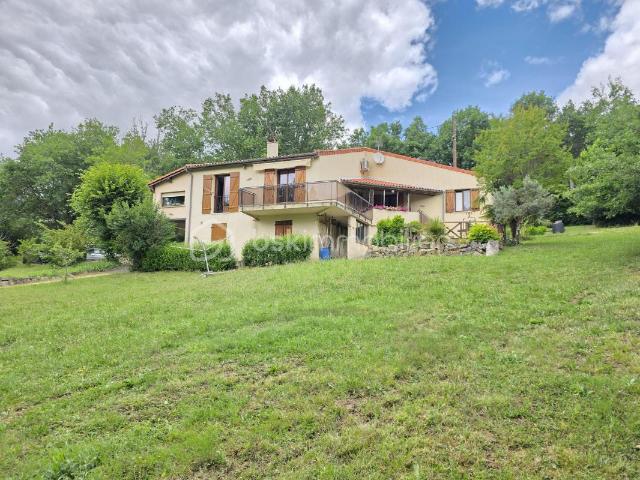 MAISON STE COLOMBE EN BRUILHOIS GARAGE JARDIN 3850 m²