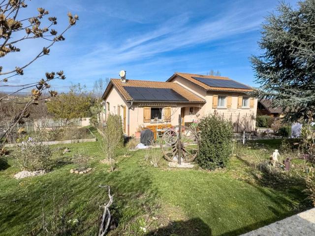 Maison sur demi niveau de 110 m² avec sous sol édifiée en 200