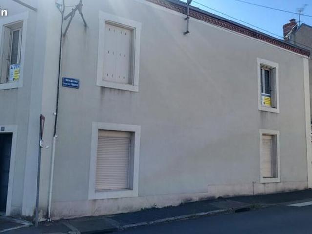 Maison sur étage cour et garage Parthenay