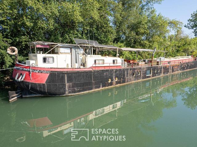 Maison sur l'eau aux portes de la cité des Papes