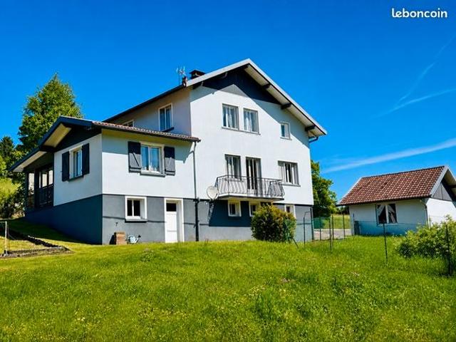 Maison sur les hauteurs avec belle vue nature