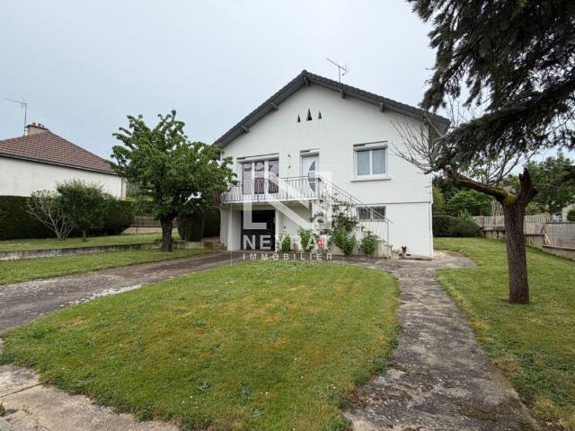 MAISON SUR SOUS SOL AVEC NIVEAU DE VIE À L'ÉTAGE – 4 CHAMBRES – PARAY LE MONIAL