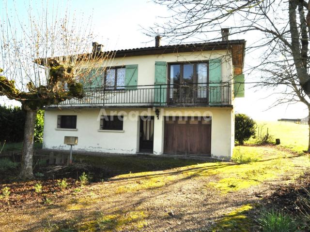 Maison sur sous sol avec un grand terrain, 1.7 ha