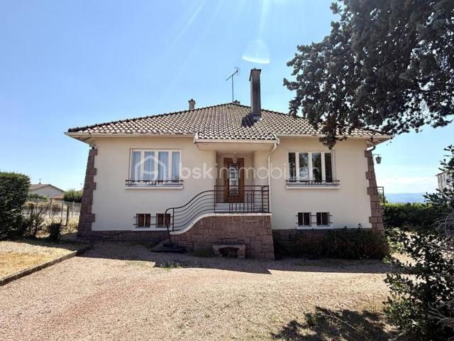 Maison sur sous sol avec vue dégagée
