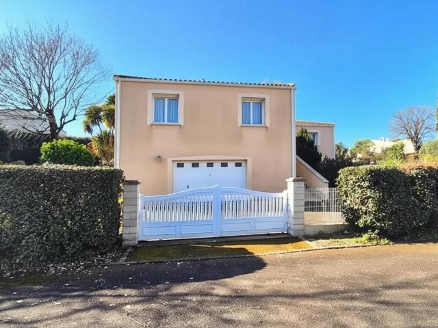 Maison sur sous sol complet 204 m2 habitable 204m² Talmont Saint Hilaire