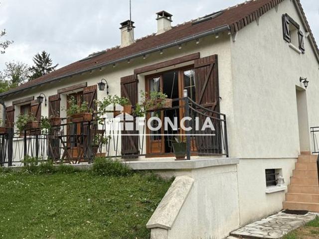 Maison sur sous sol total, 3 chambres, terrain de 1200 m2