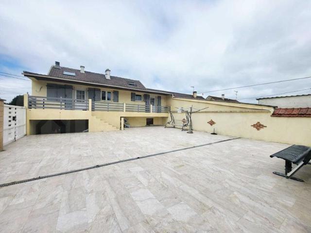Maison sur sous sol total, 4 chambres et jardin