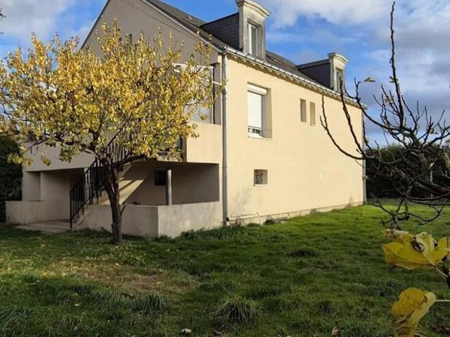 Maison sur sous sol, 4 chambres, garage, terrain constructible
