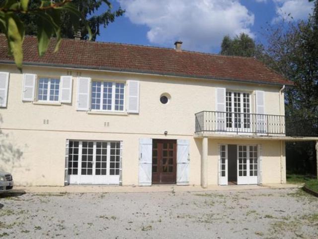 Maison sur 6 132 m² de terrain