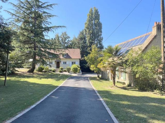 Maison SURFONDS 9 pièce s 227 m2