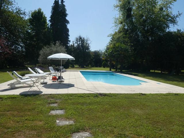 Maison Pont L Eveque, maison 123 m², annexe avec studio, piscine