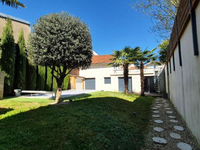 Maison Périgueux centre avec piscine sans vis à vis