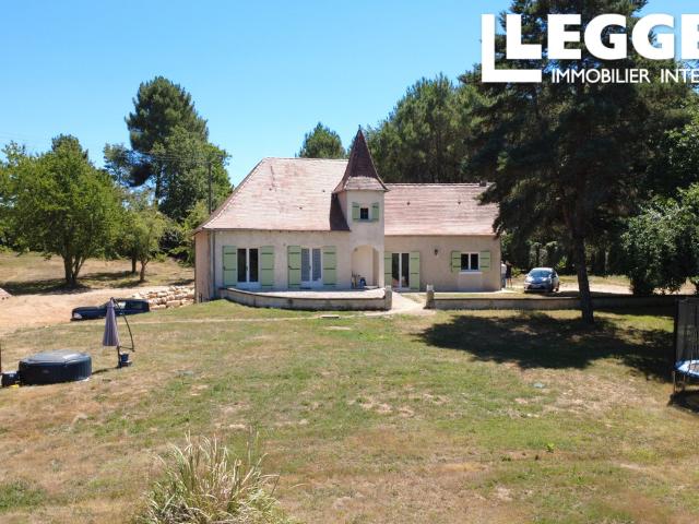 Maison périgourdine rénovée sur plus d'1 hectare, à 10 min de Périgueux