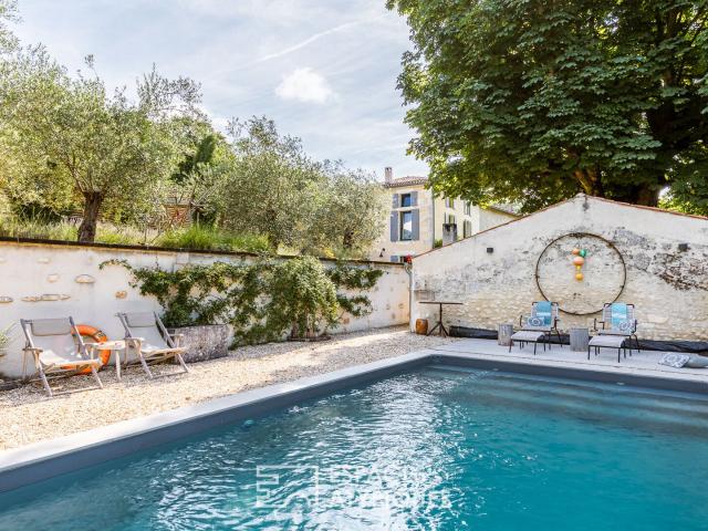 Maison pittoresque à la rénovation haut de gamme 107m² Saint Sauvant