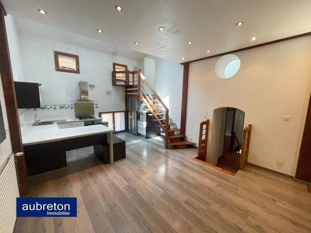 Maison pièces de 222m² à Tullins
