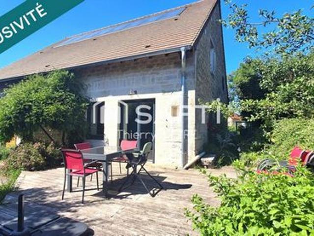 Maison pierre avec belles pièces de vie