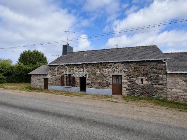 Maison Pierre avec dépendances à restaurer