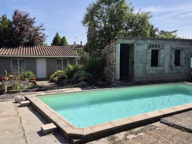 Maison pierre avec piscine, centre ville Condom