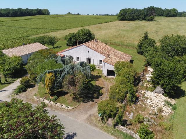 Maison pierre et moellons à NAUJAN
