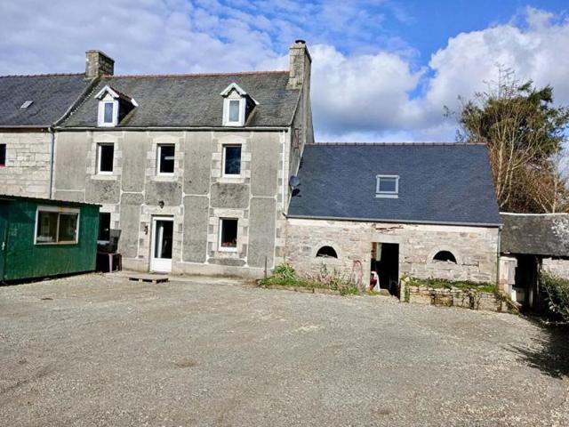 Maison pierre PLOUGRAS 22780, 5 pièce s 100 m2
