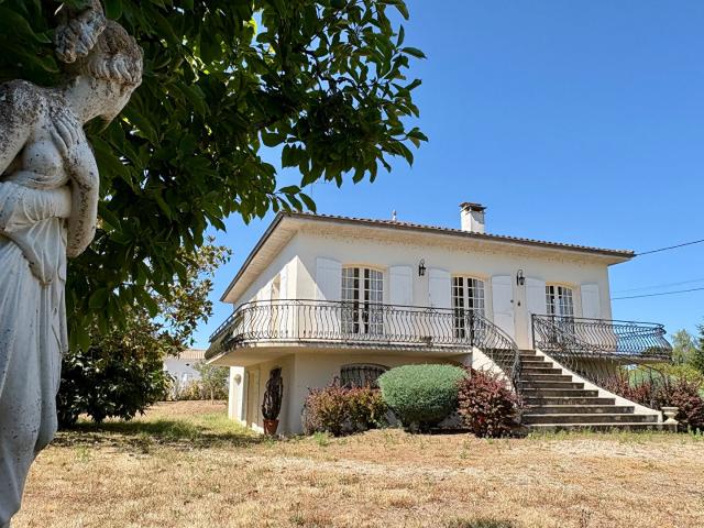 Maison Pineuilh 7 pièces, 180 m2 habitable, 5 chambres, garage, à pied de la ville et de la gare