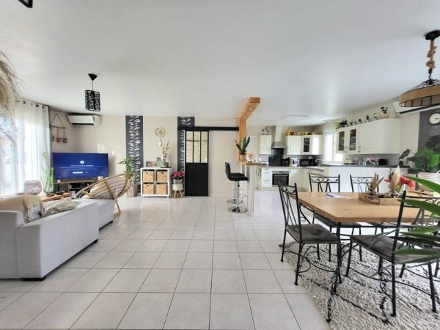 Maison plain pied, 4 chambres, garage et jardin