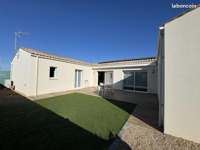 Maison plain pied 4 chambres – jardin et garage – à 5 minutes de Rochefort