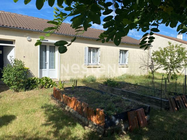 Maison plain pied 4 pièces à vendre à Nueil les Aubiers 90m² Nueil les Aubiers