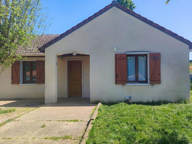 Maison plain pied 89 m2 avec garage, dépendances et jardin