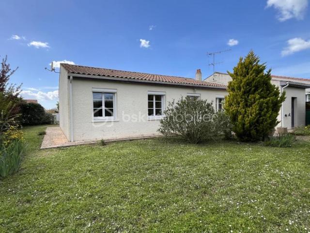 Maison plain pied 98 m2 sur terrain clos 564 m2