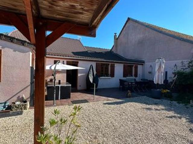 MAISON PLAIN PIED 100m2 HABITABLES SUR TERRAIN CLOS 531m2