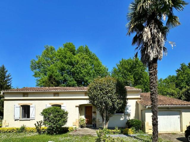 MAISON PLAIN PIED 106M² HABITABLE 3 CHAMBRES GARAGE ATTENANT