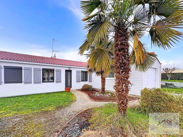Maison Plain Pied 117 M² ! 3 Chambres ! Garage 30 M² ! Terra. 117m² Bellevigny