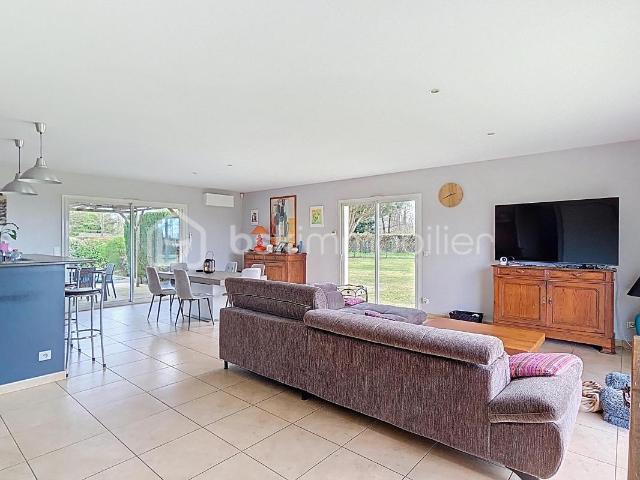 Maison plain pied 125 m² avec piscine sur 2000 m² de terrain