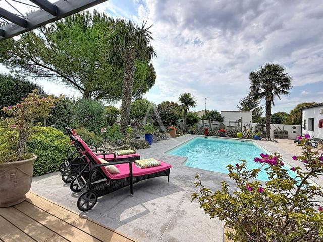 Maison plain pied 137 m2, 4 chambres piscine