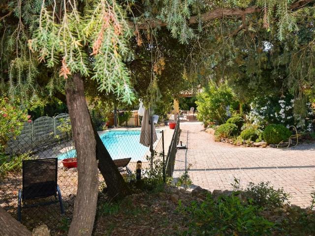 Maison plain pied, 2 ch, 110 m² 110m² Uzès